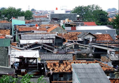 Pengaruh Lingkungan Fisik terhadap Kesehatan Masyarakat di Pemukiman Perkotaan